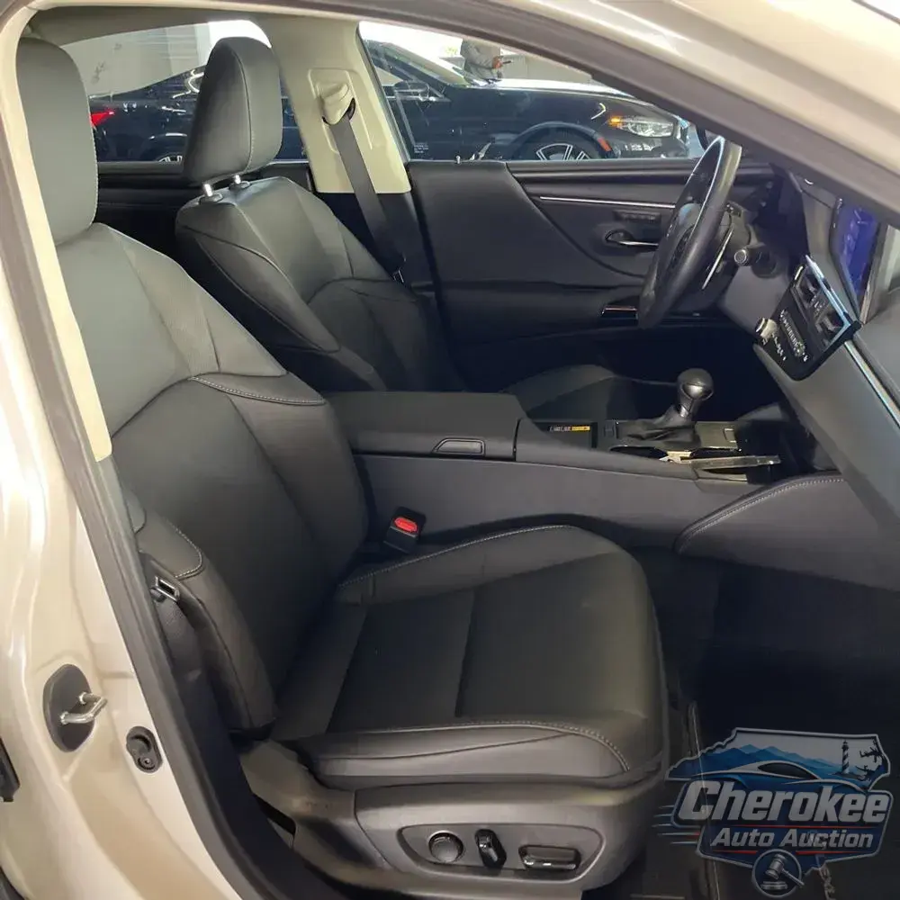 2025 Lexus ES 350 Base