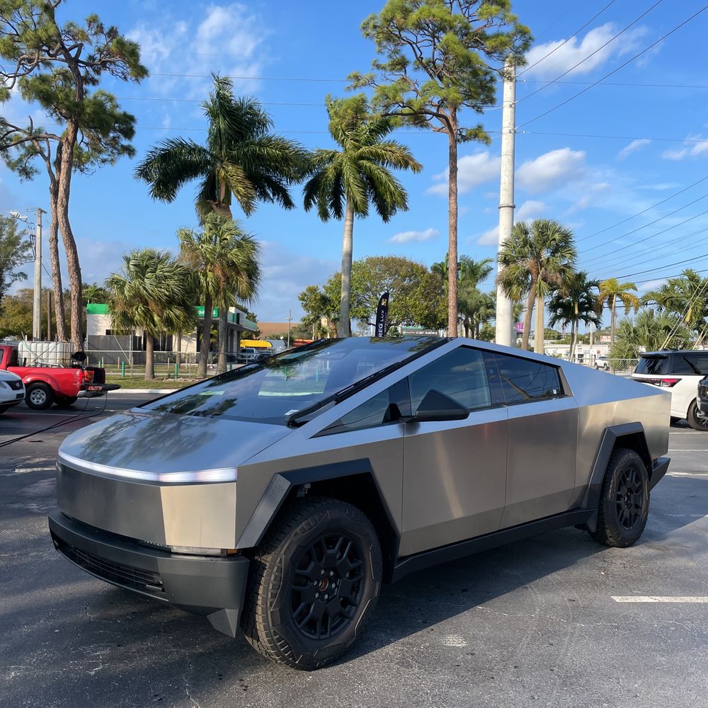 2024 Tesla Cybertruck Base