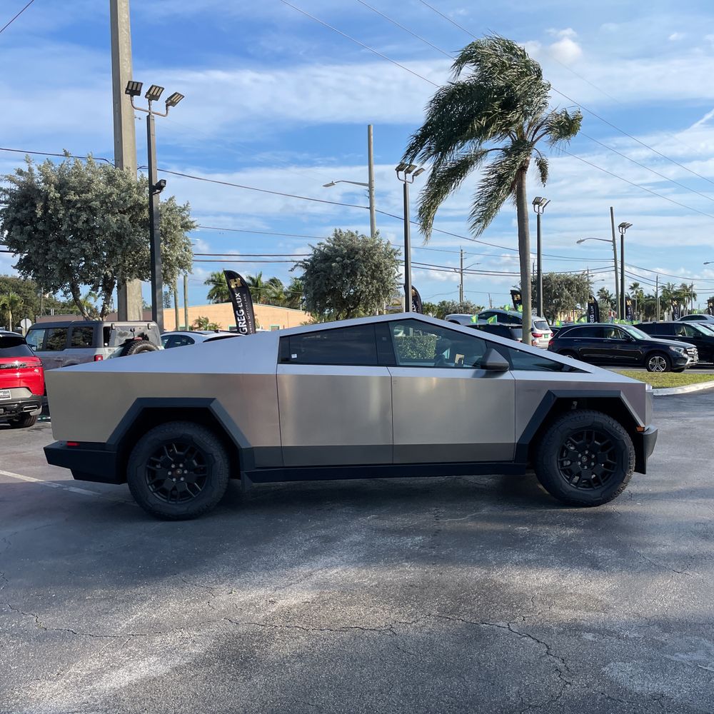 2024 Tesla Cybertruck Base