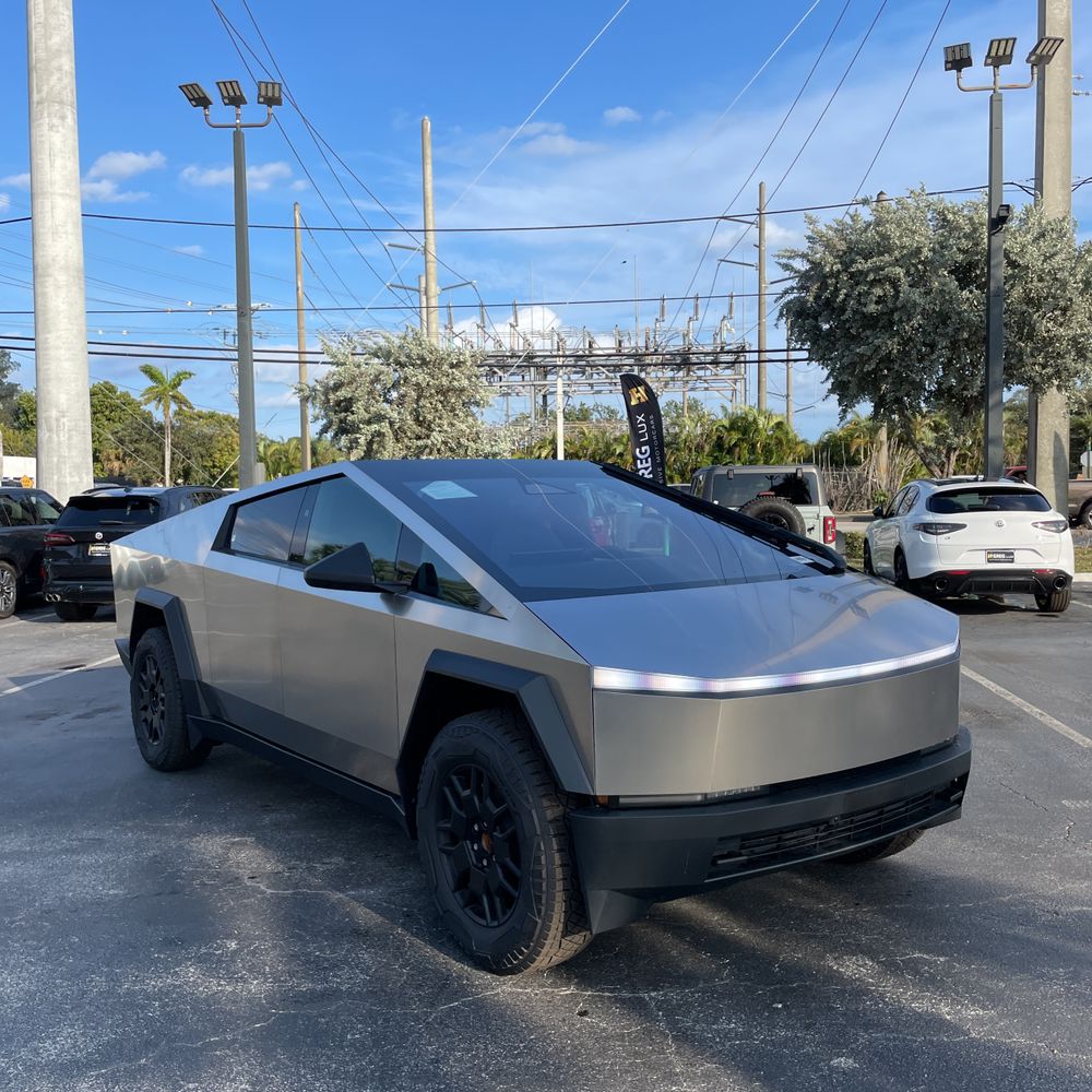 2024 Tesla Cybertruck Base