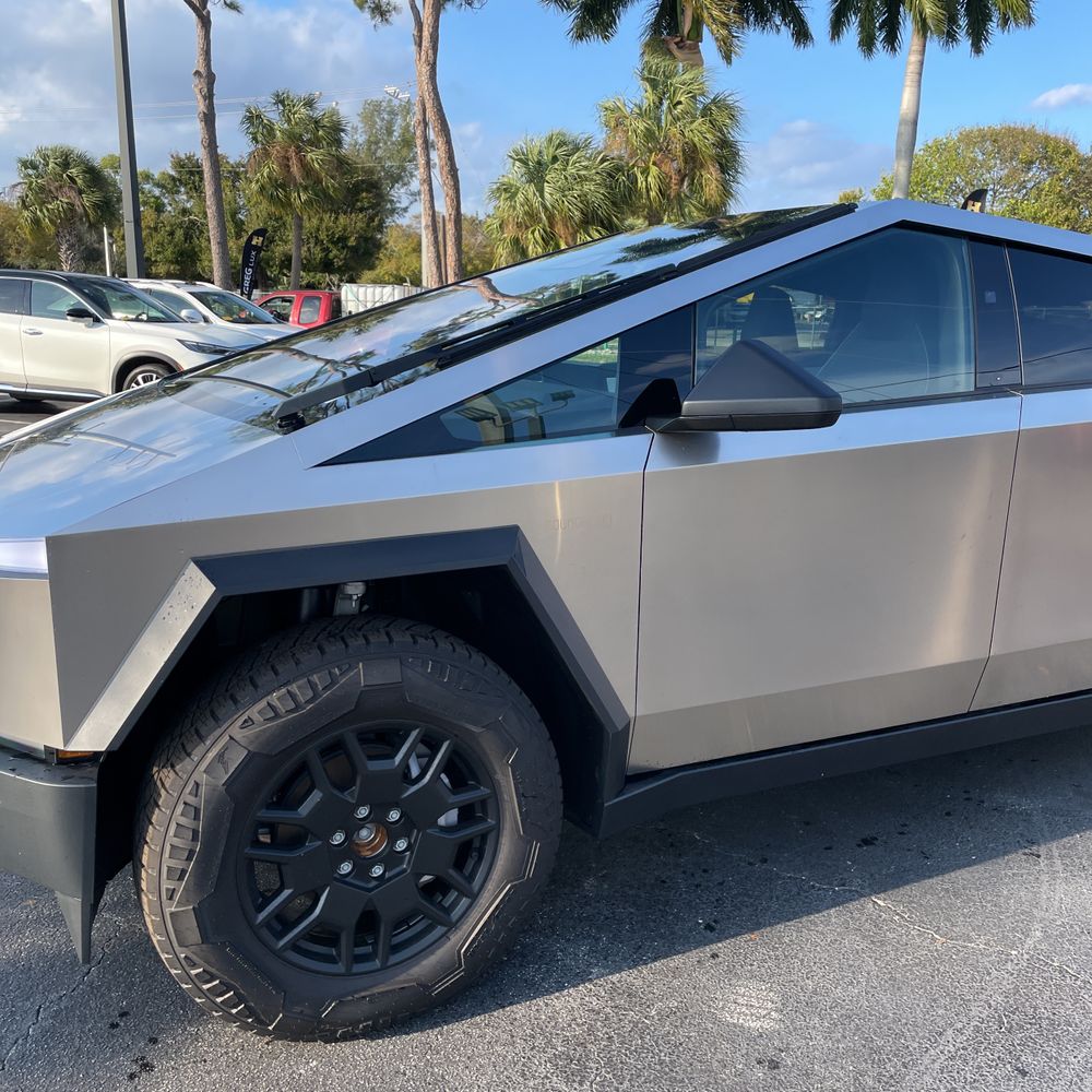 2024 Tesla Cybertruck Base