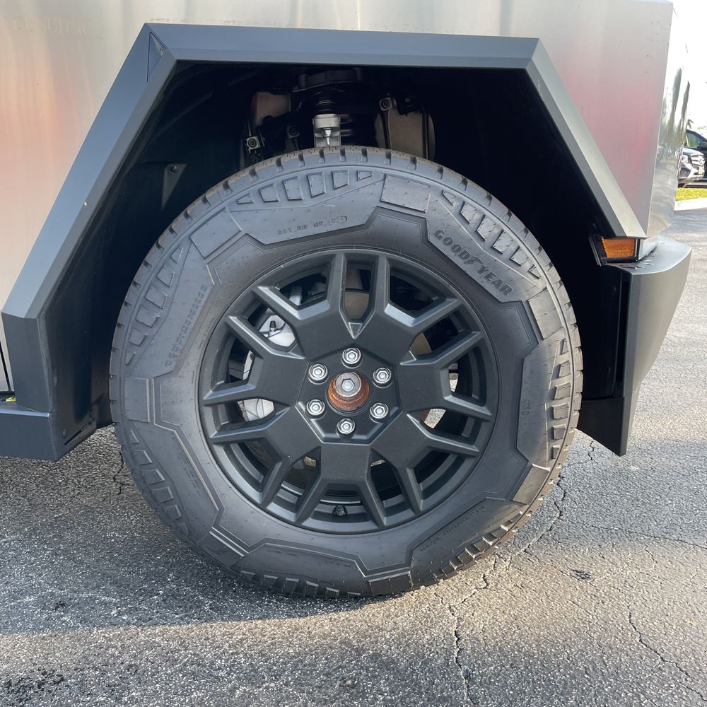 2024 Tesla Cybertruck Base
