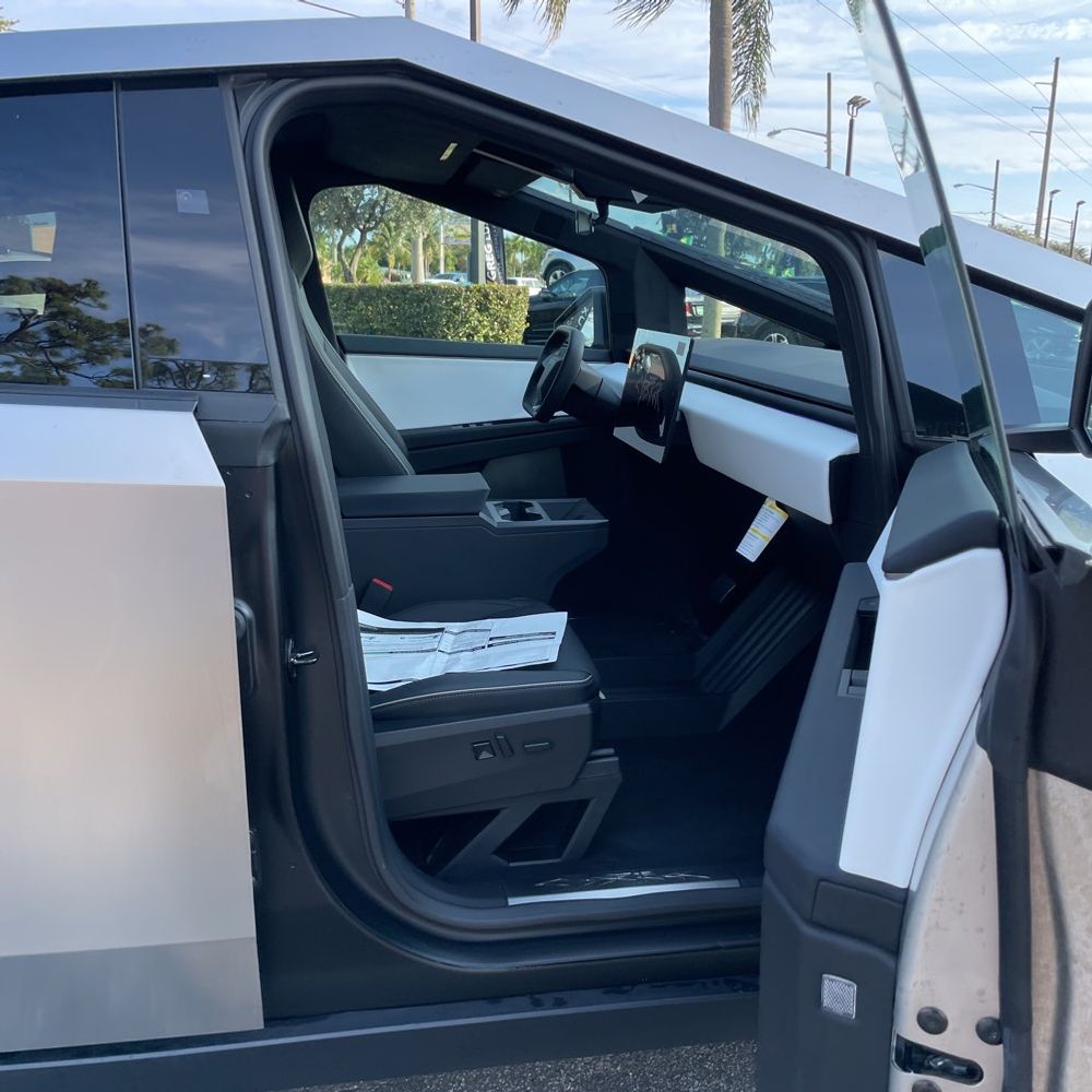 2024 Tesla Cybertruck Base