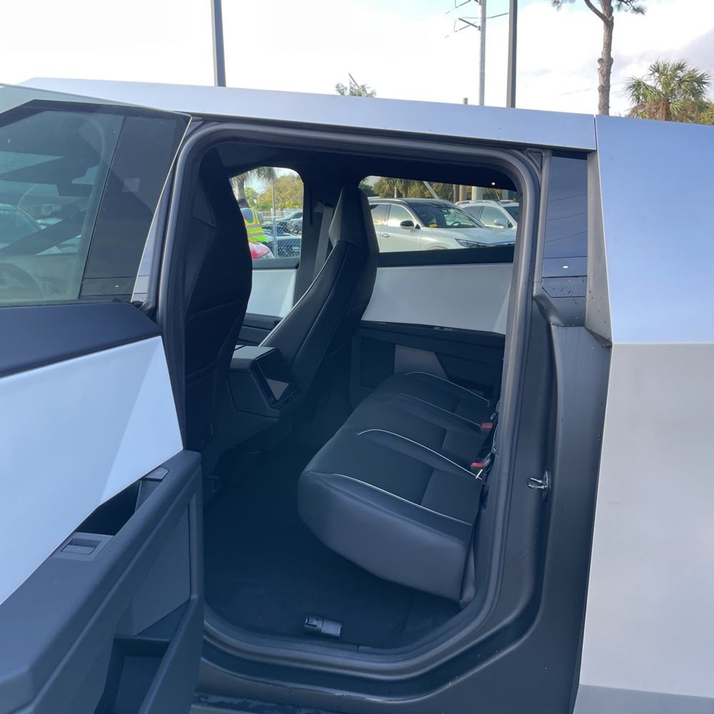 2024 Tesla Cybertruck Base