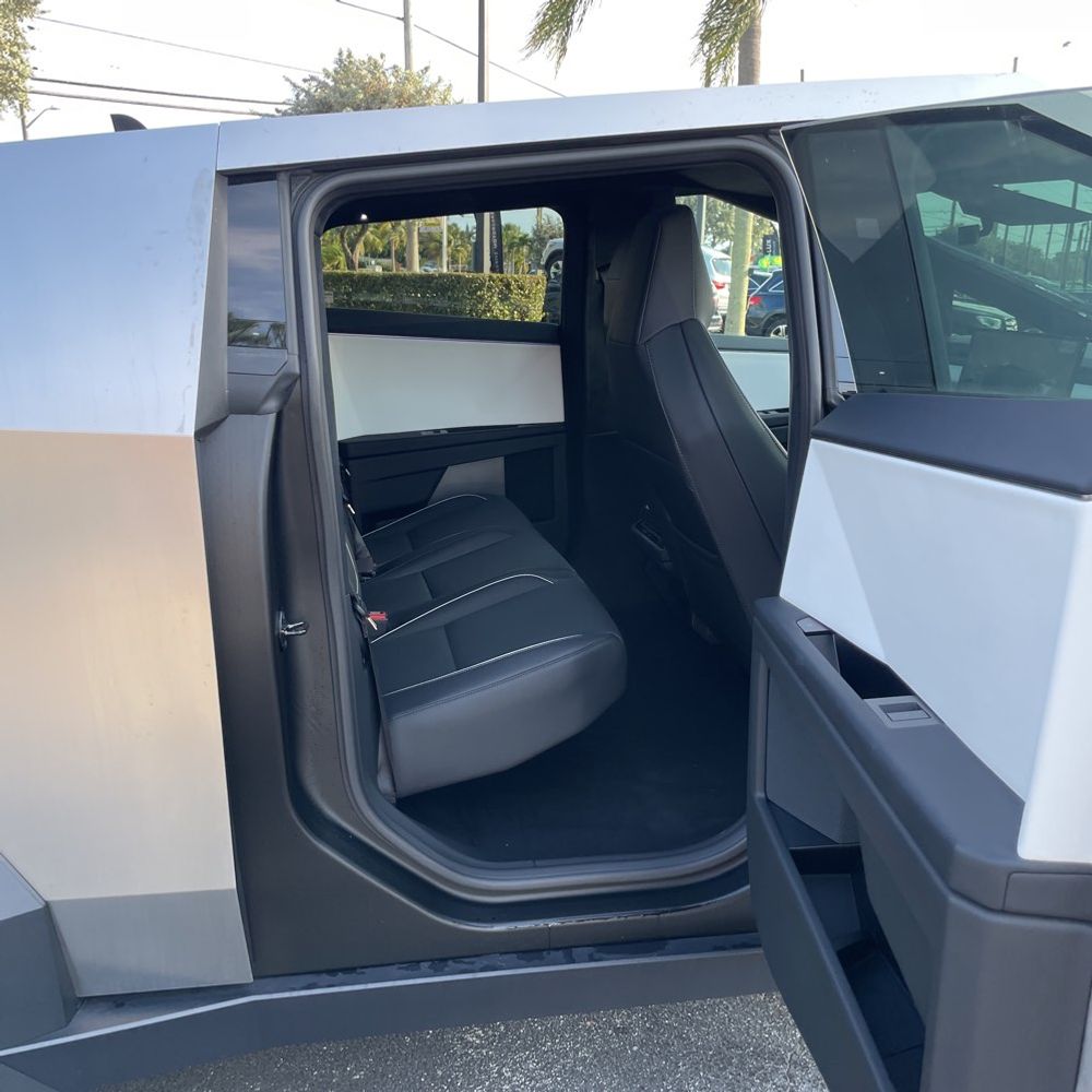 2024 Tesla Cybertruck Base