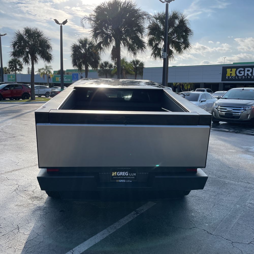 2024 Tesla Cybertruck Base