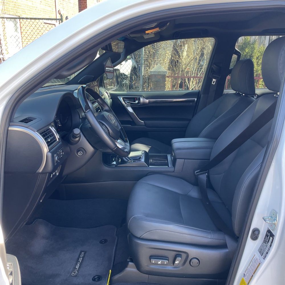 2023 Lexus GX 460 Base
