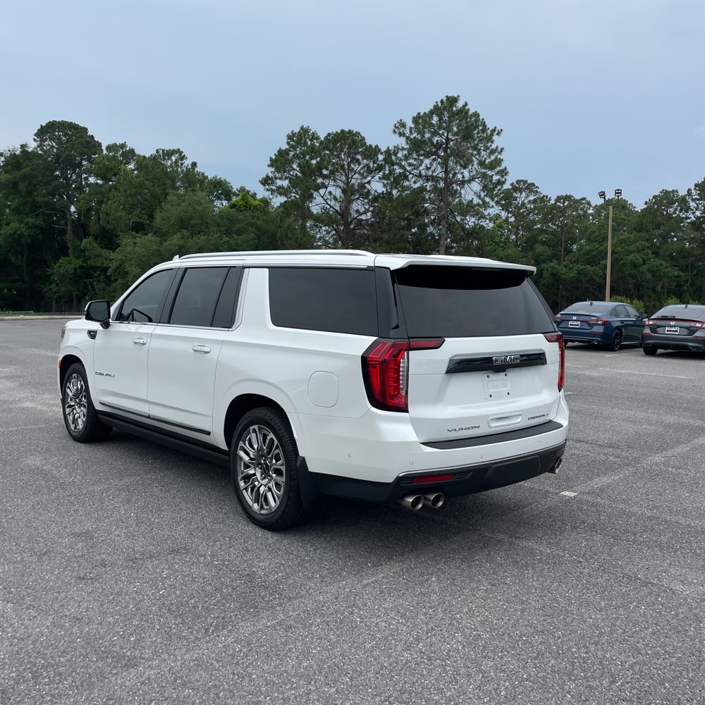 2023 GMC Yukon XL Denali Ultimate