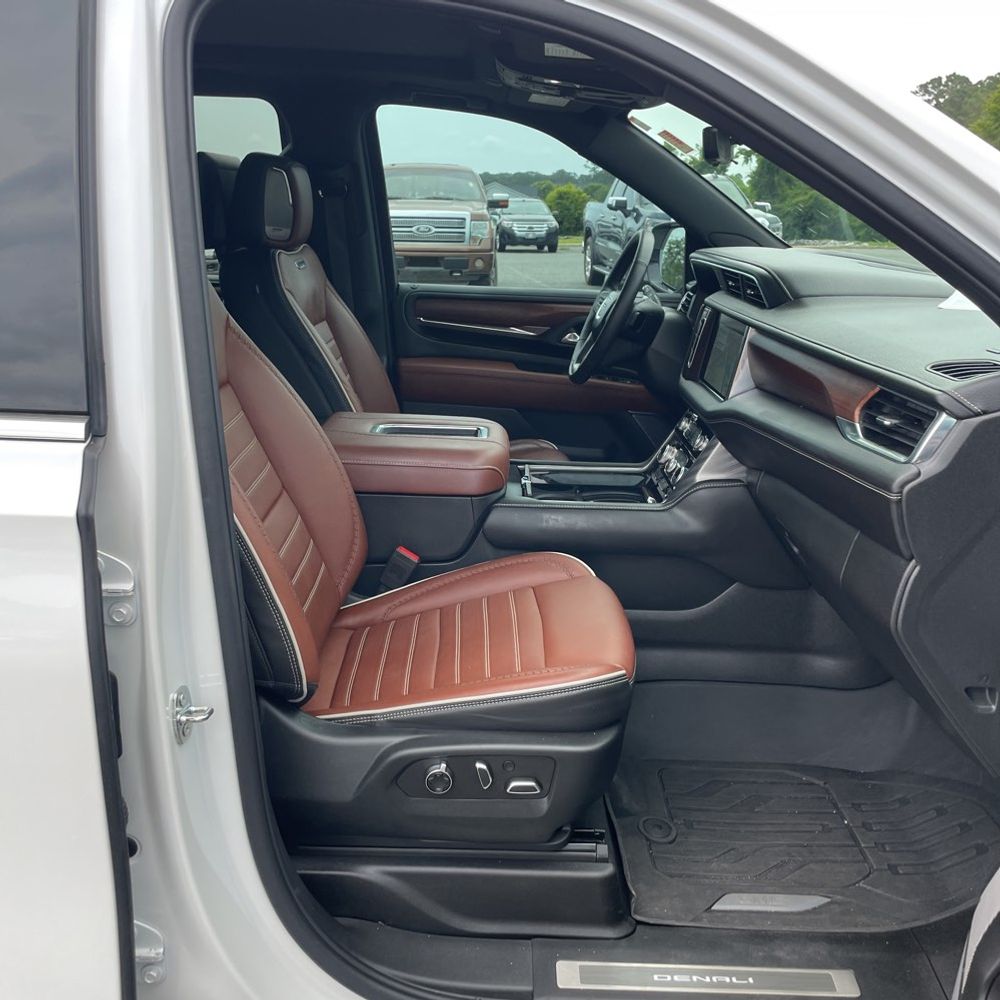 2023 GMC Yukon XL Denali Ultimate