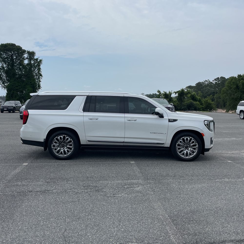 2023 GMC Yukon XL Denali Ultimate