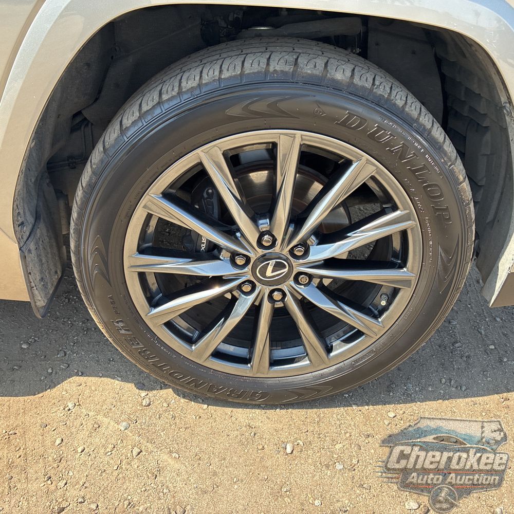 2023 Lexus LX 600 F SPORT Handling