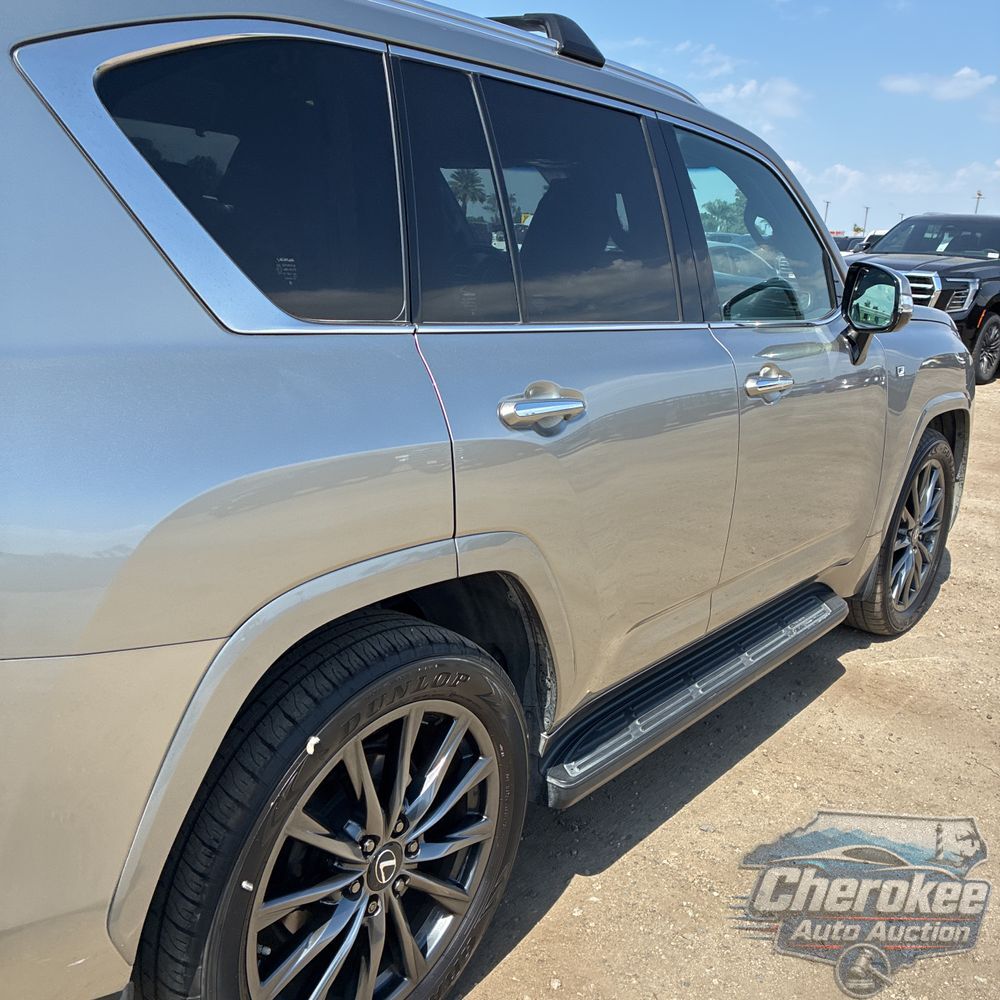 2023 Lexus LX 600 F SPORT Handling