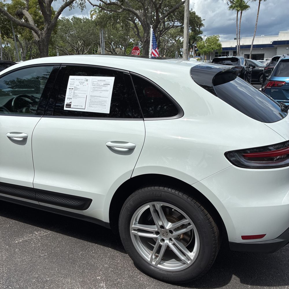 2024 Porsche Macan Base