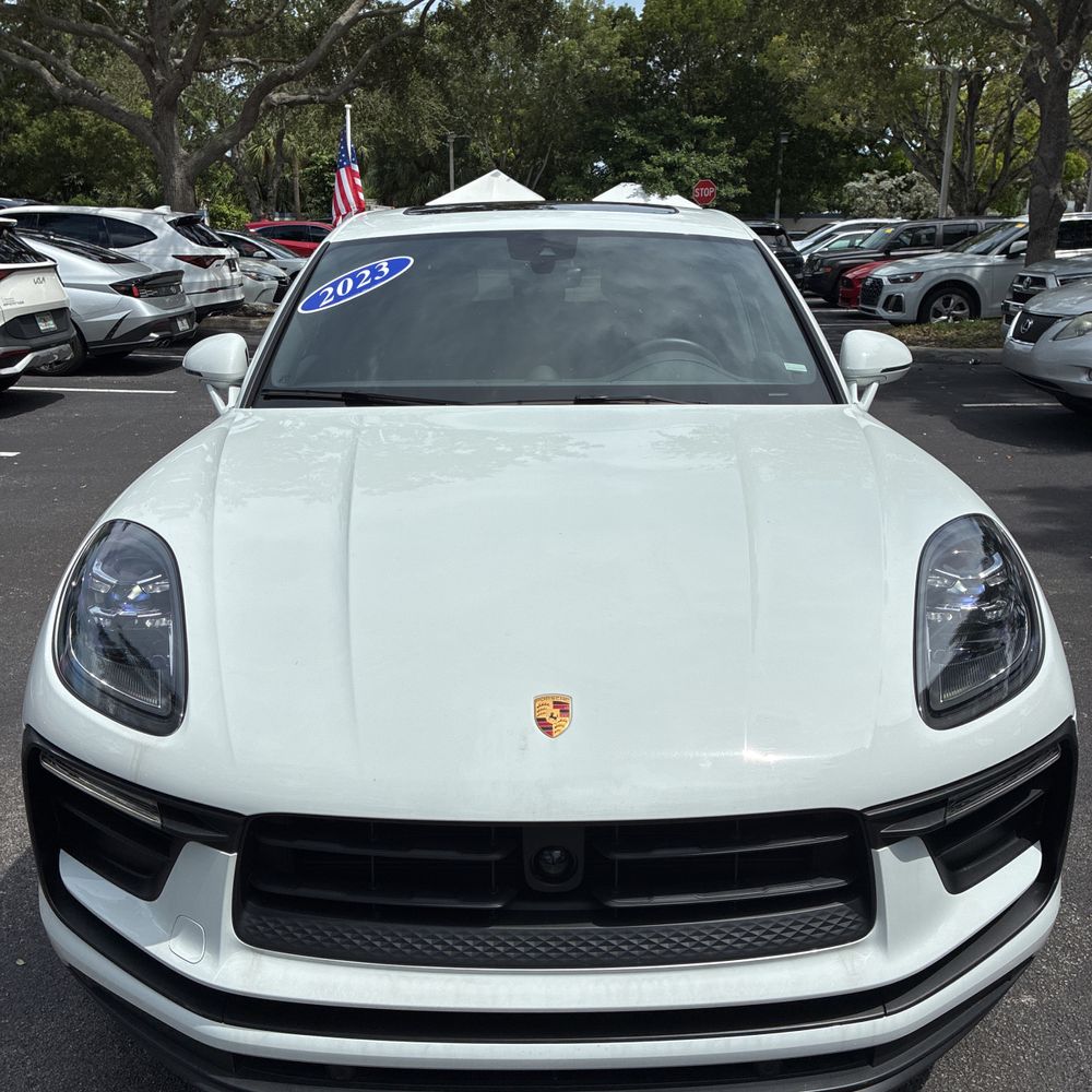 2024 Porsche Macan Base