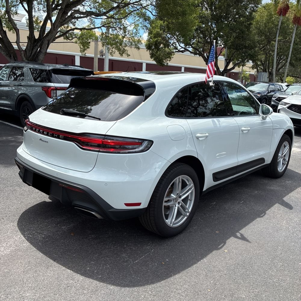 2024 Porsche Macan Base