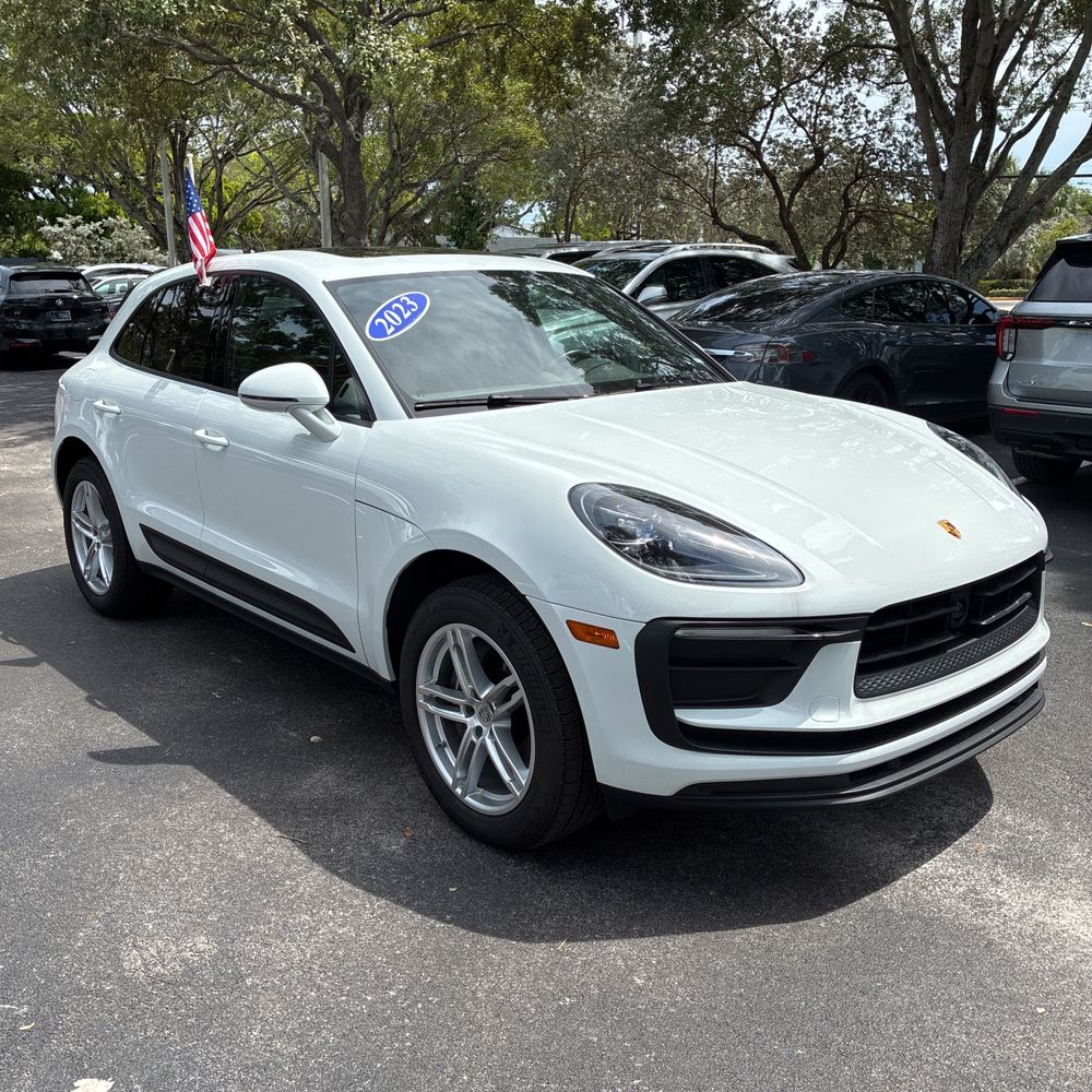 2024 Porsche Macan Base
