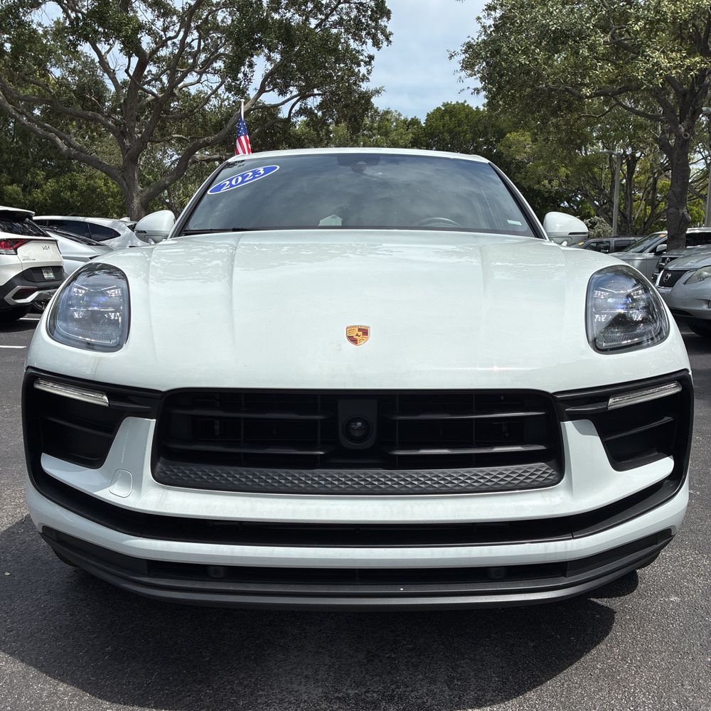 2024 Porsche Macan Base
