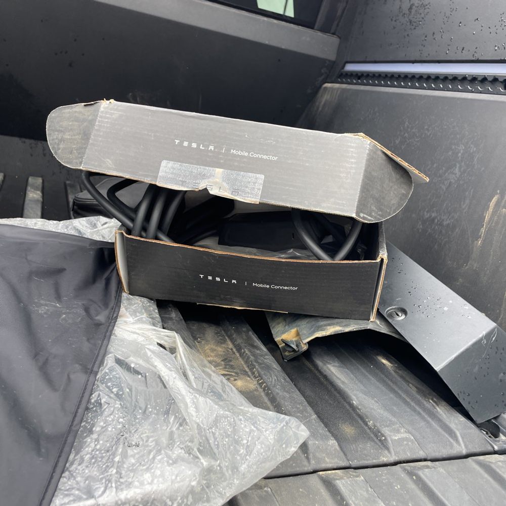 2024 Tesla Cybertruck Base