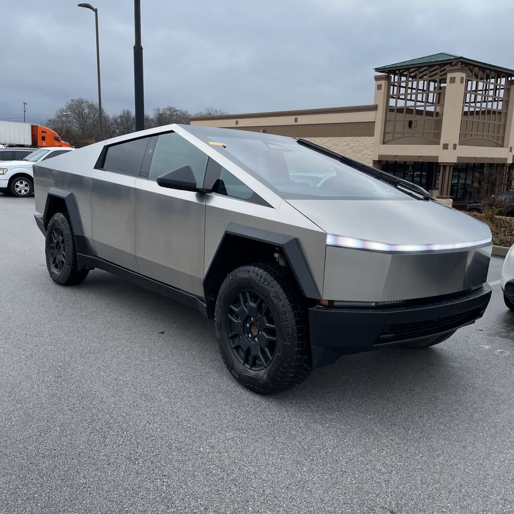 2024 Tesla Cybertruck Base