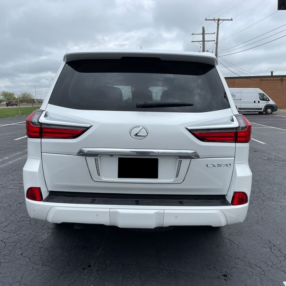 2021 Lexus LX 570 Three-Row