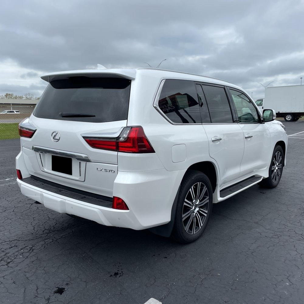2021 Lexus LX 570 Three-Row