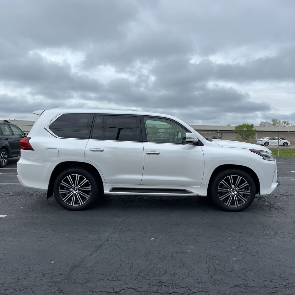 2021 Lexus LX 570 Three-Row