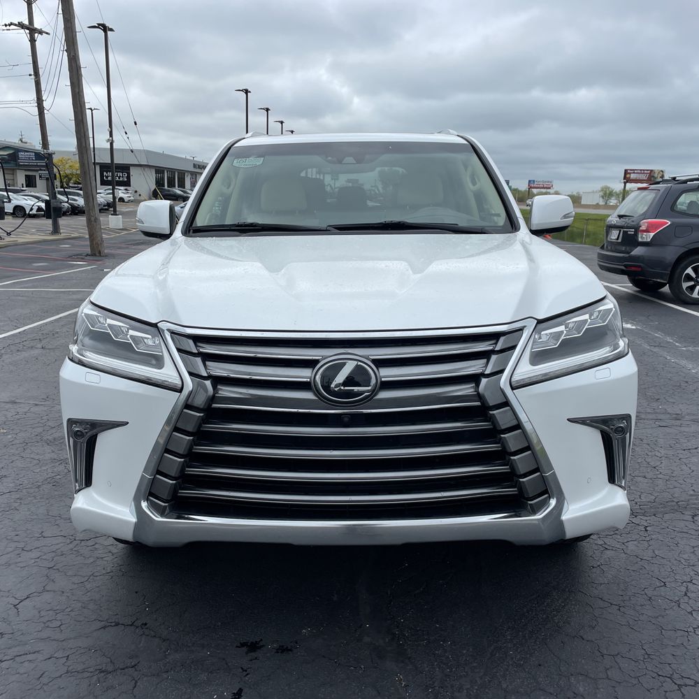 2021 Lexus LX 570 Three-Row