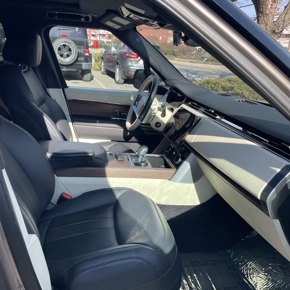 2023 Land Rover Range Rover P530 SE