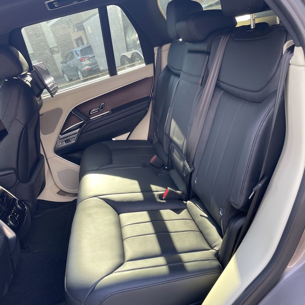 2023 Land Rover Range Rover P530 SE