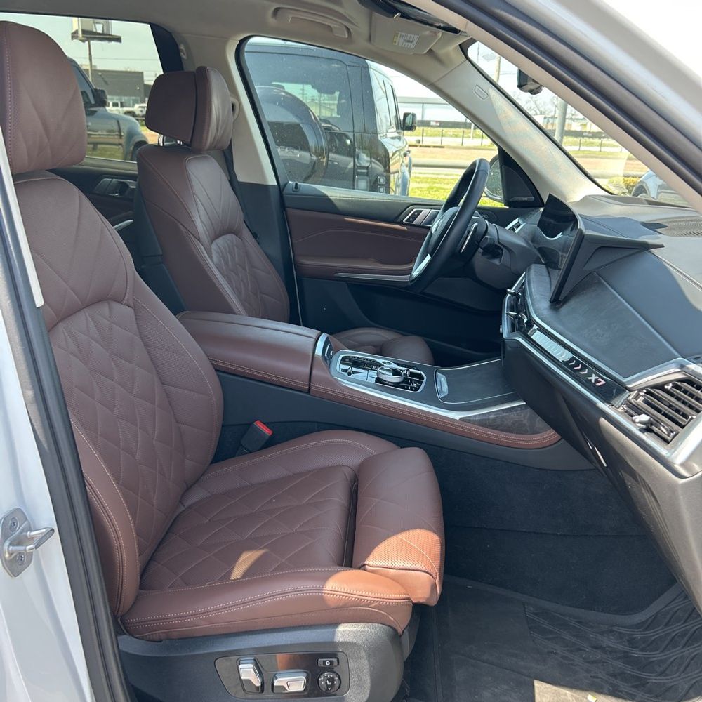2023 BMW X7 xDrive40i