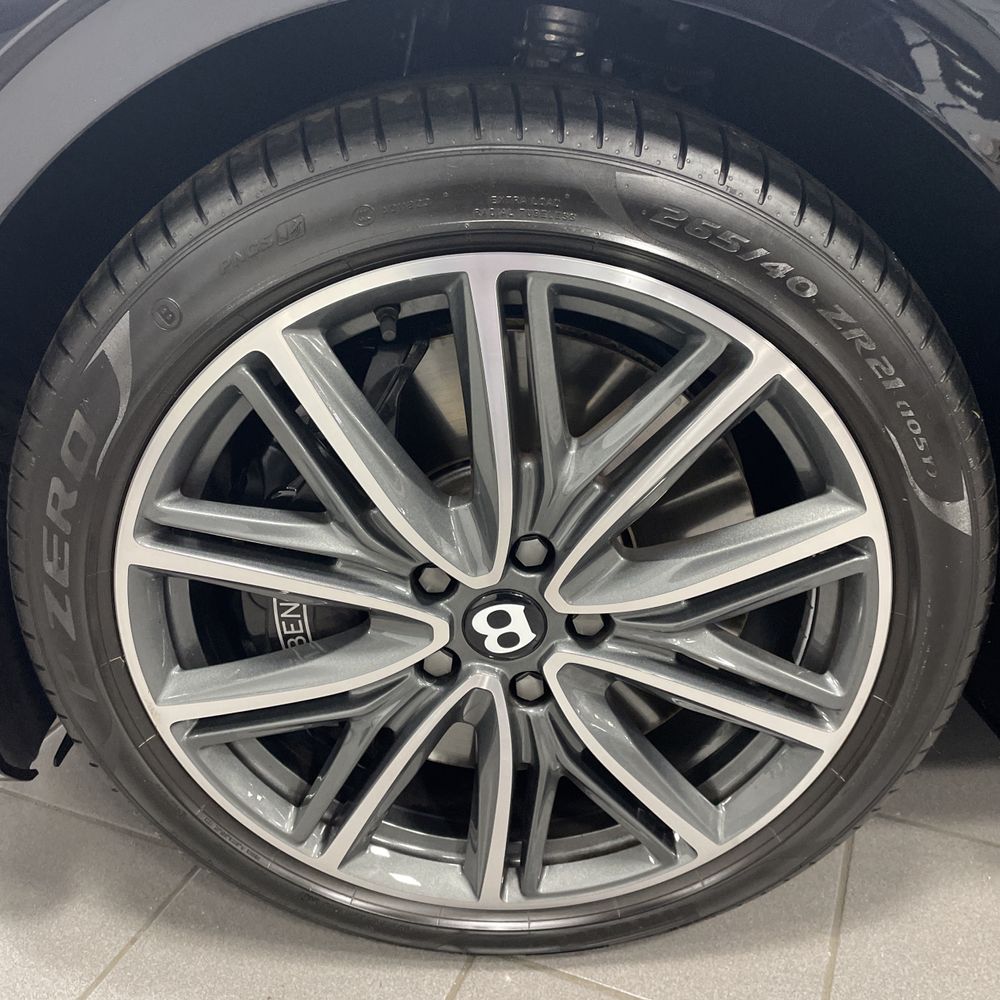 2022 Bentley Flying Spur V8