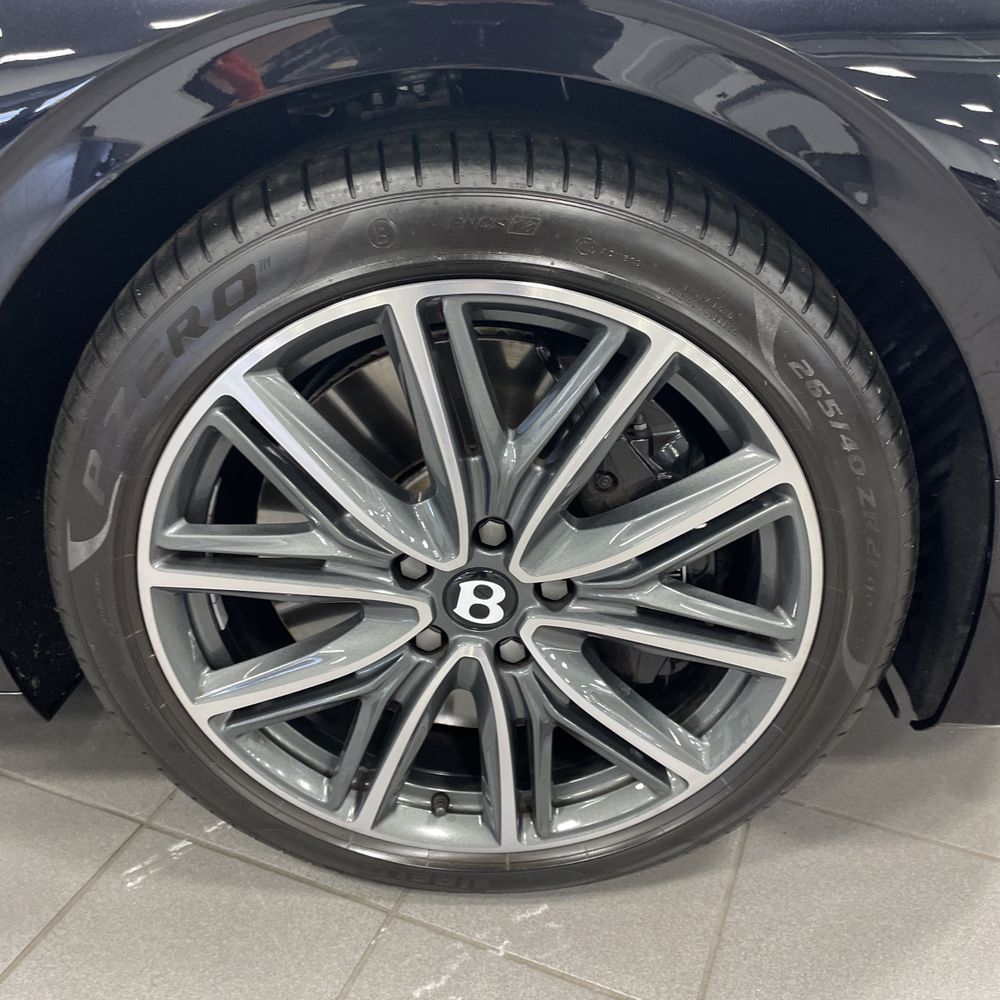 2022 Bentley Flying Spur V8