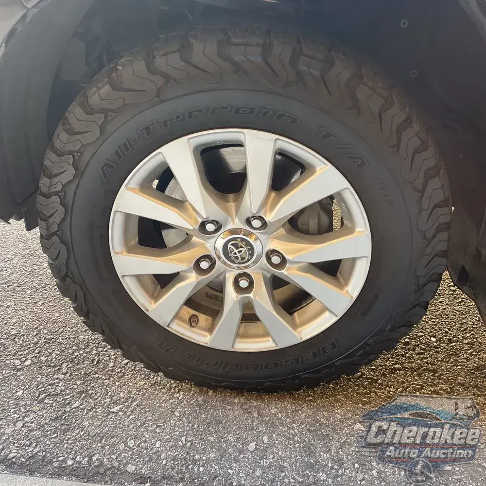 2019 Toyota Land Cruiser Base