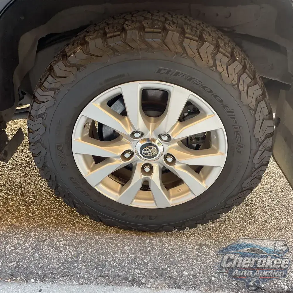 2019 Toyota Land Cruiser Base