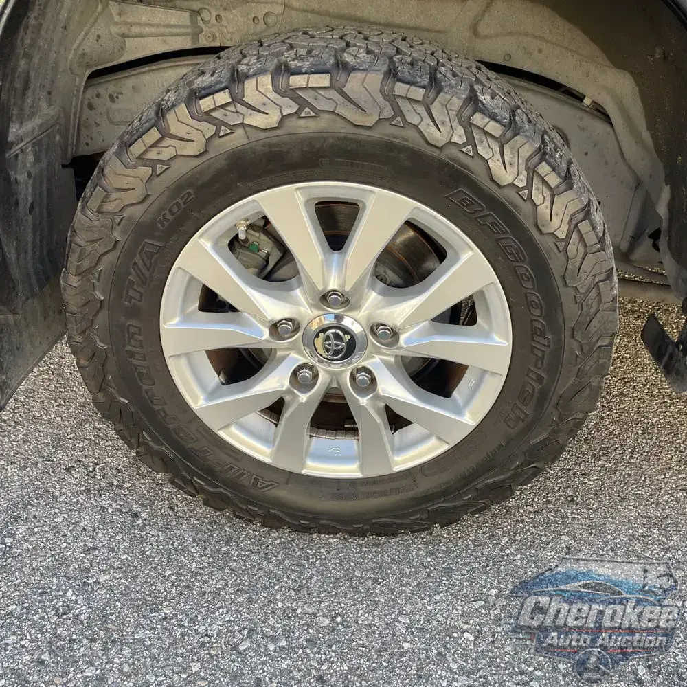 2019 Toyota Land Cruiser Base
