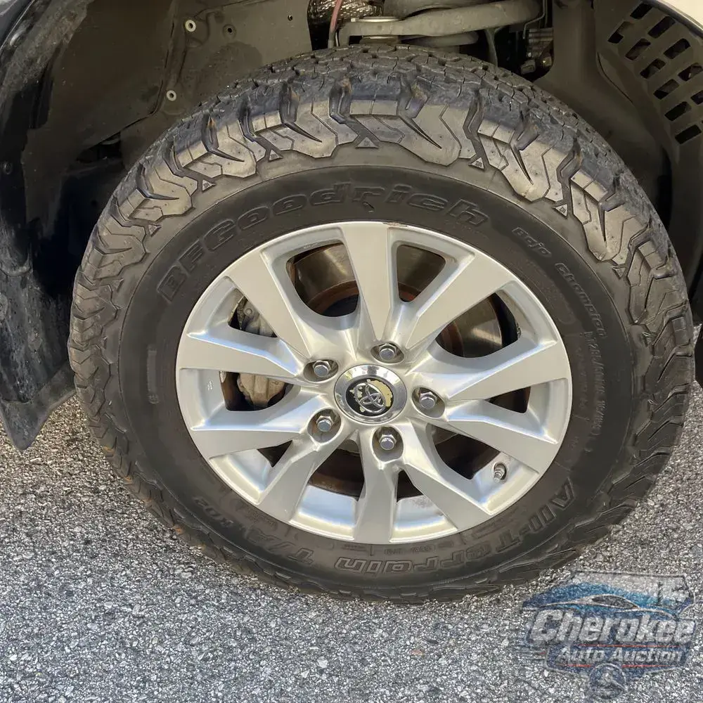 2019 Toyota Land Cruiser Base