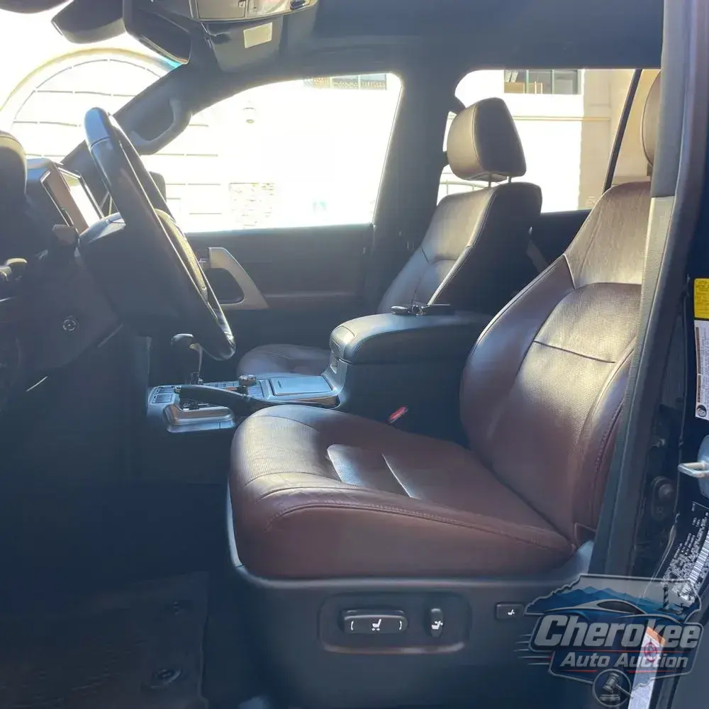 2019 Toyota Land Cruiser Base