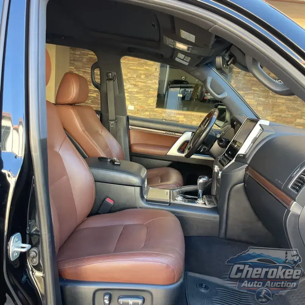 2019 Toyota Land Cruiser Base