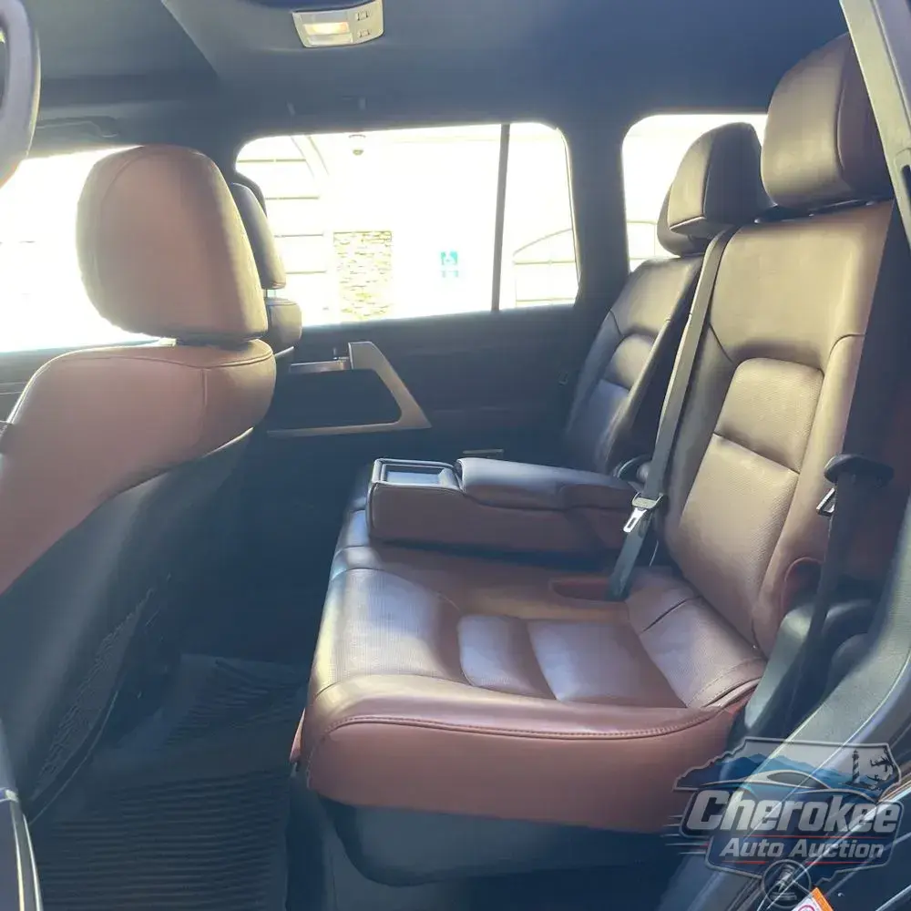2019 Toyota Land Cruiser Base