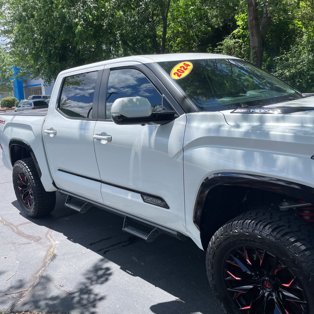 2024 Toyota Tundra Platinum HV