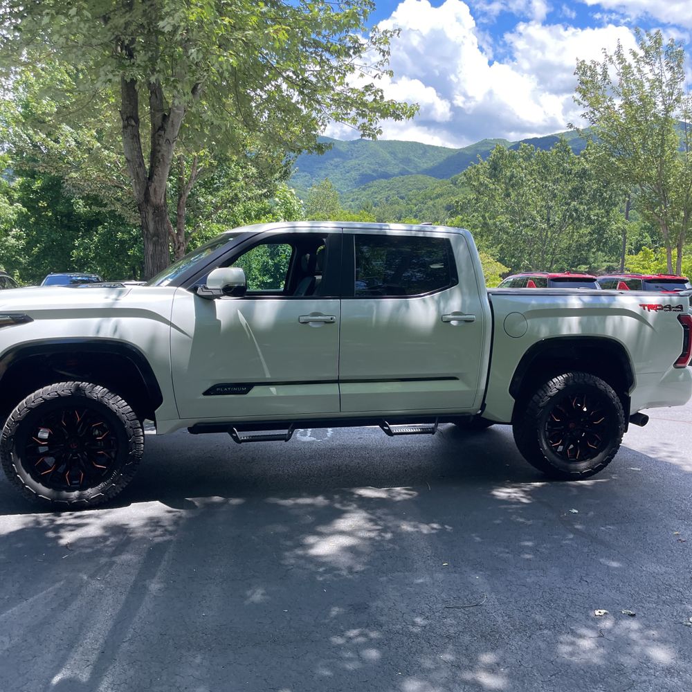 2024 Toyota Tundra Platinum HV