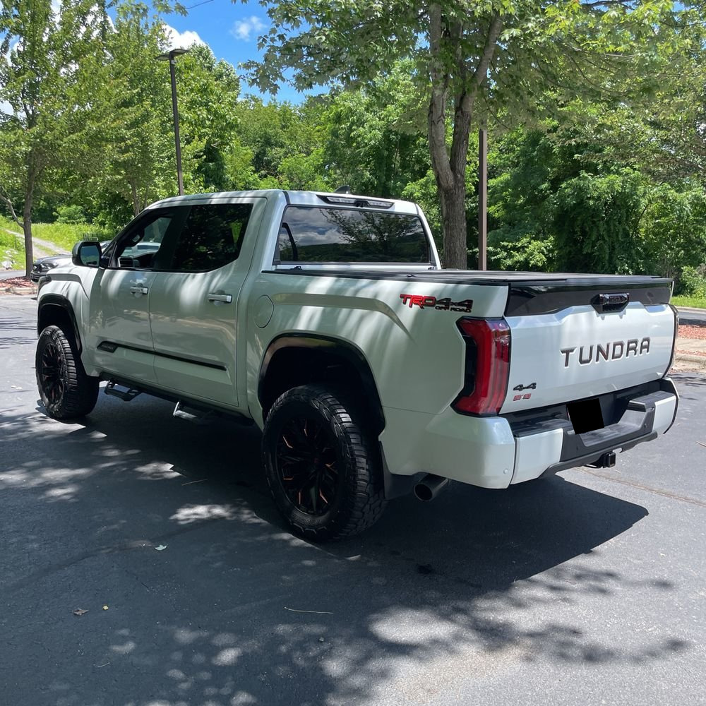 2024 Toyota Tundra Platinum HV