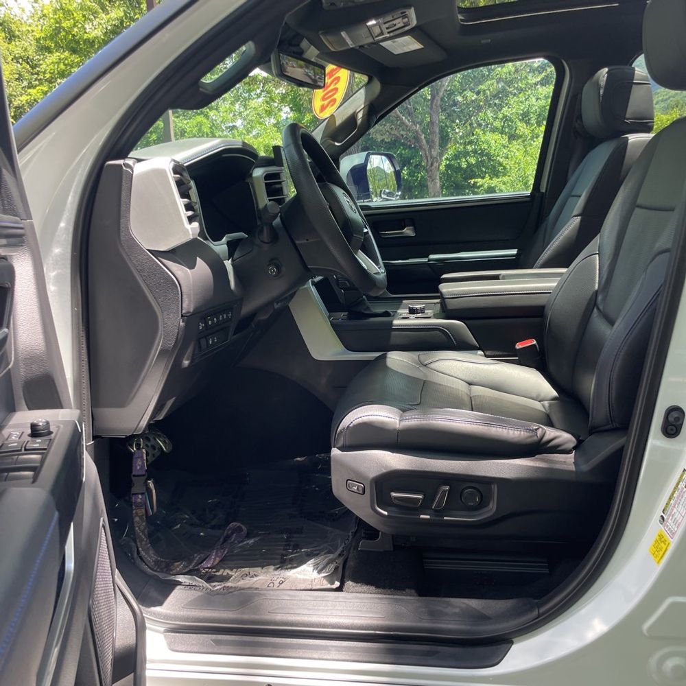 2024 Toyota Tundra Platinum HV