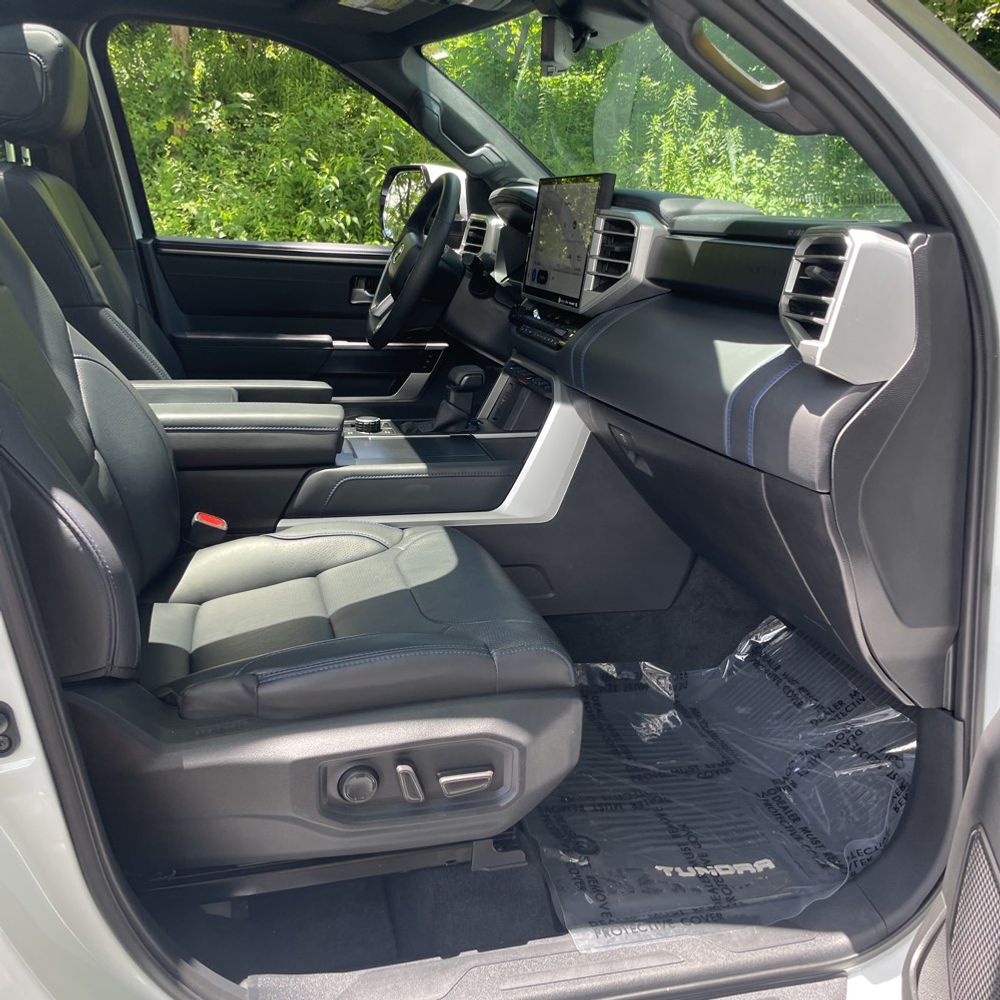 2024 Toyota Tundra Platinum HV