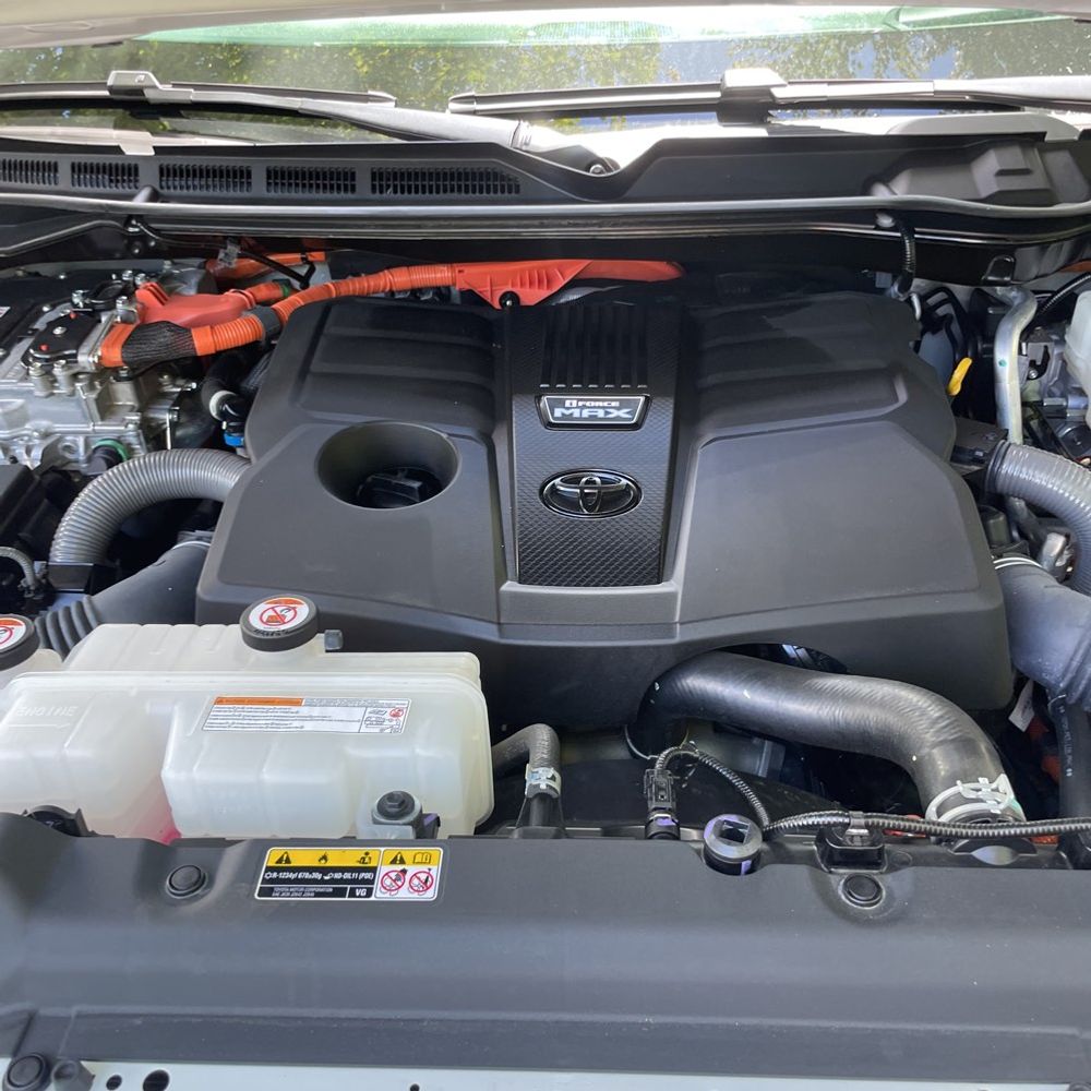 2024 Toyota Tundra Platinum HV