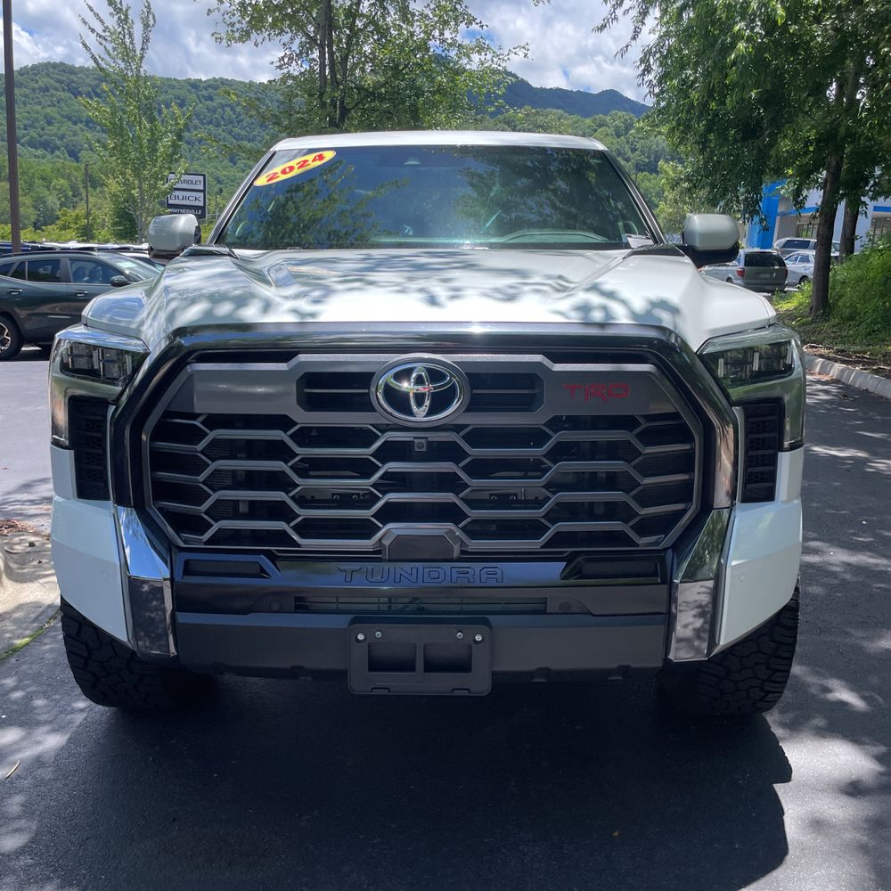 2024 Toyota Tundra Platinum HV