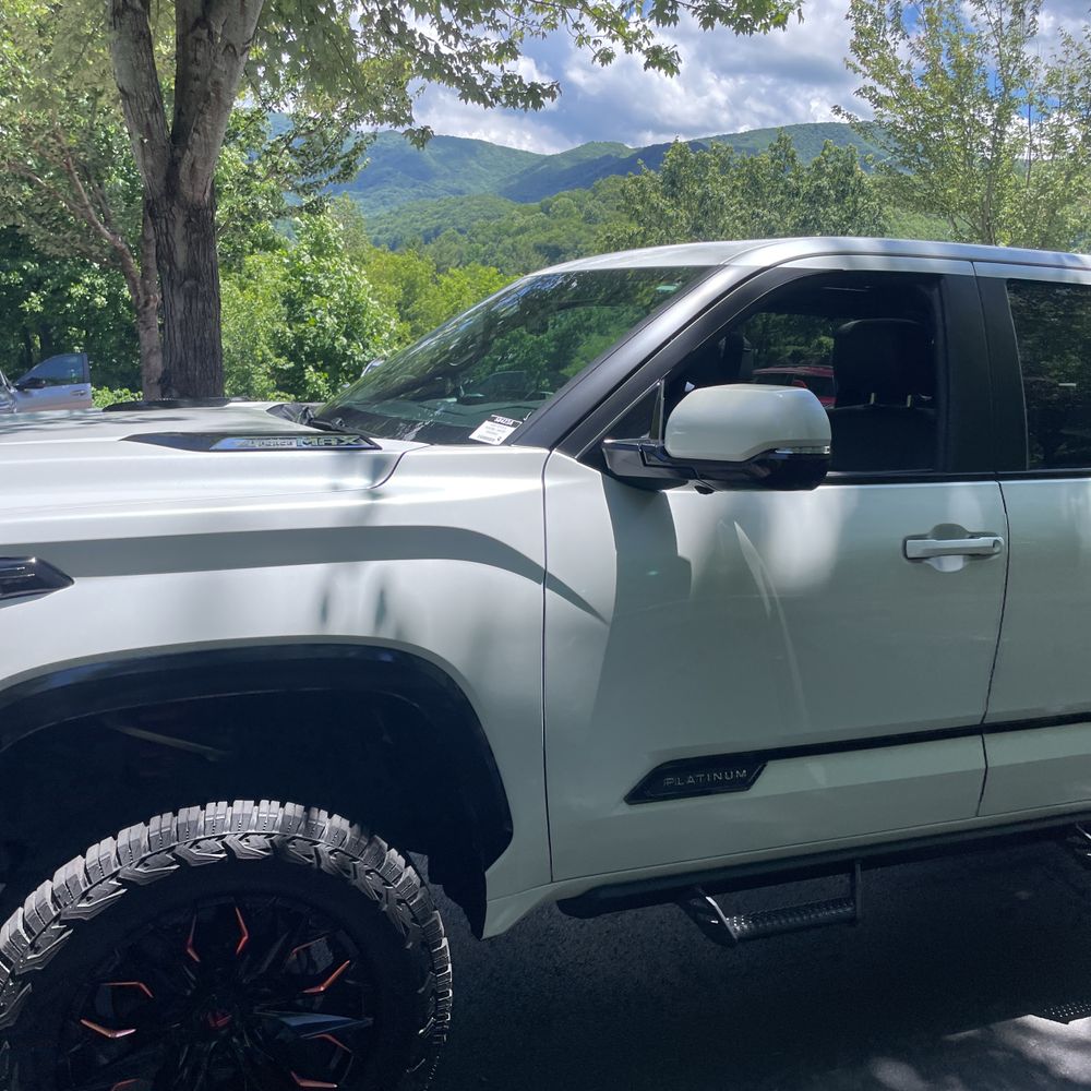 2024 Toyota Tundra Platinum HV