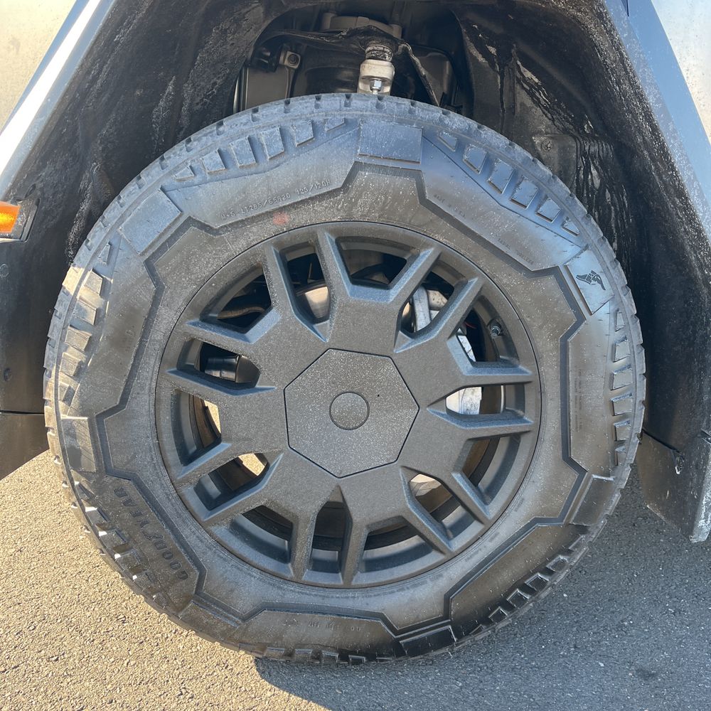 2024 Tesla Cybertruck Base