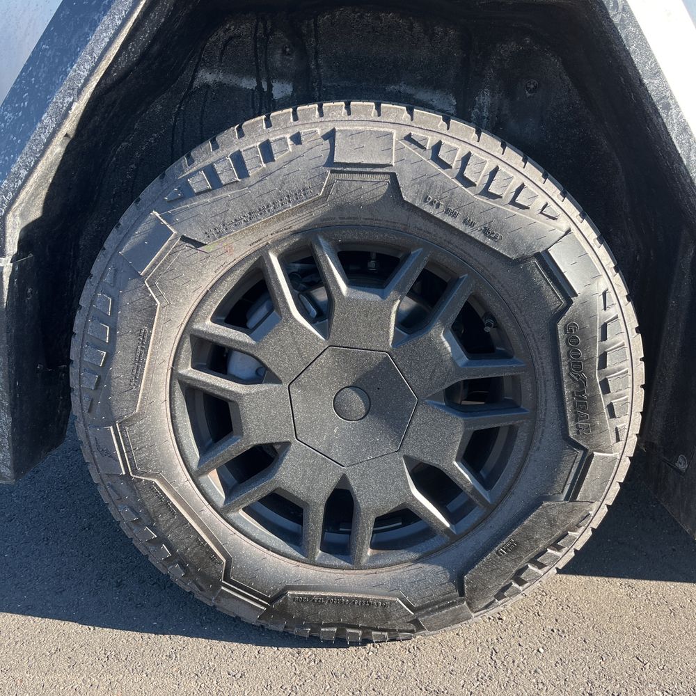 2024 Tesla Cybertruck Base