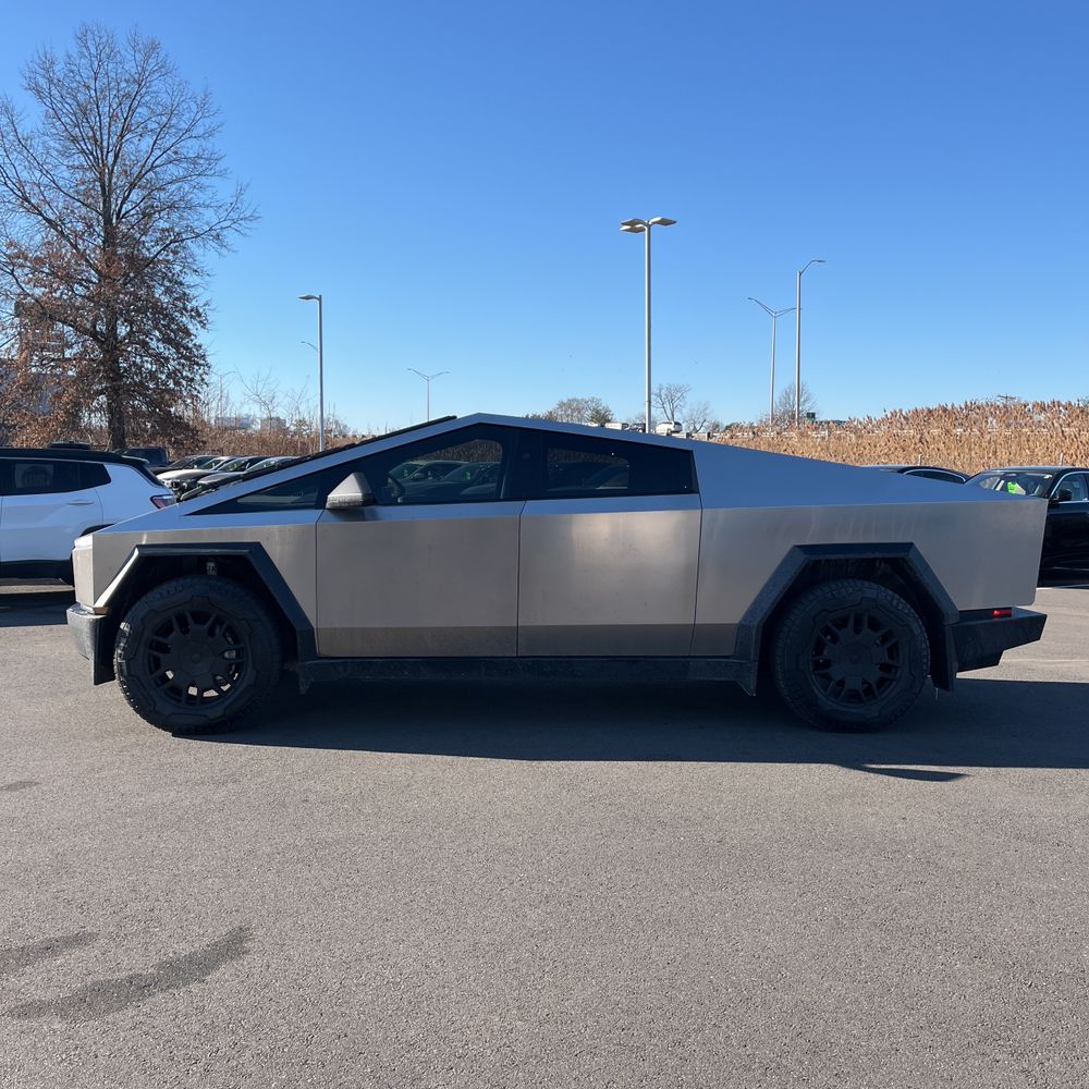 2024 Tesla Cybertruck Base